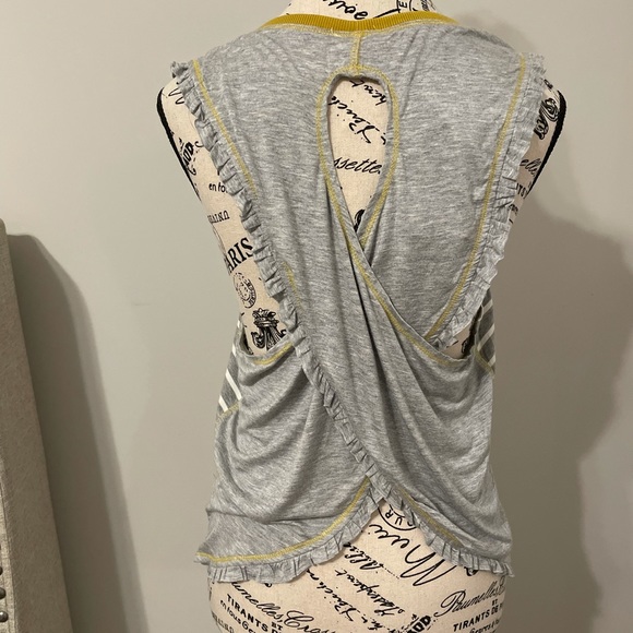 Grey Tank - Picture 4 of 8